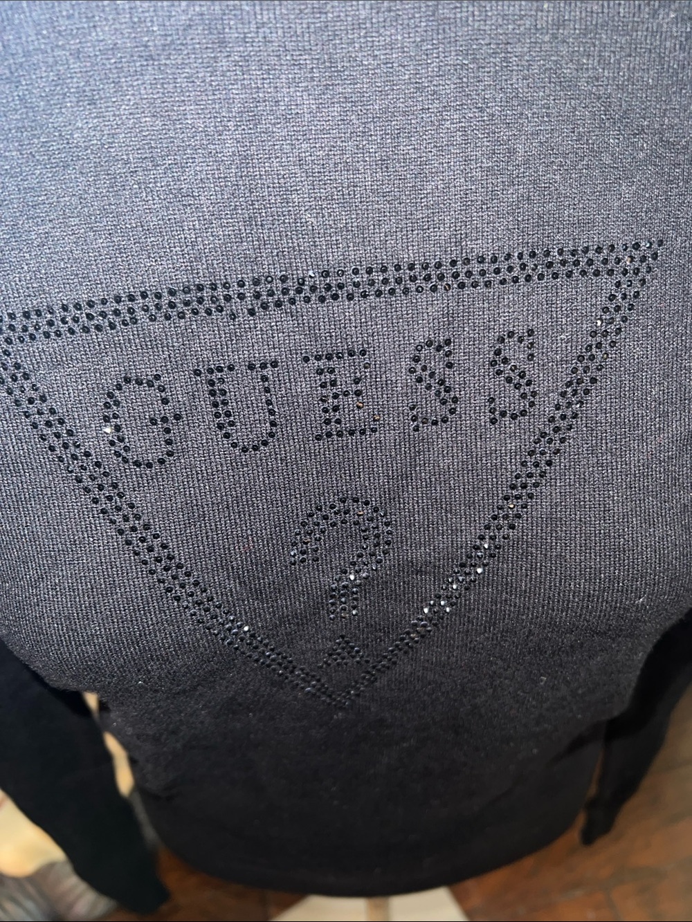 Guess Sweater - Picture 2 of 8